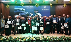 Пять водителей школьных автобусов получили награды